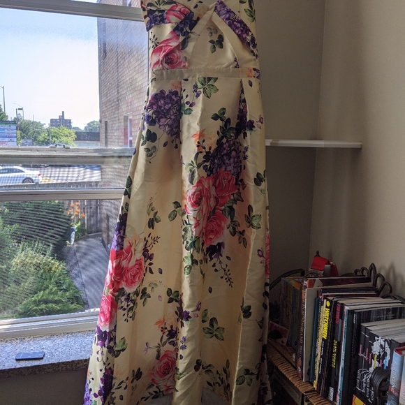 Charlotte Russe Dresses & Skirts - Charlotte Russe floor-length gown